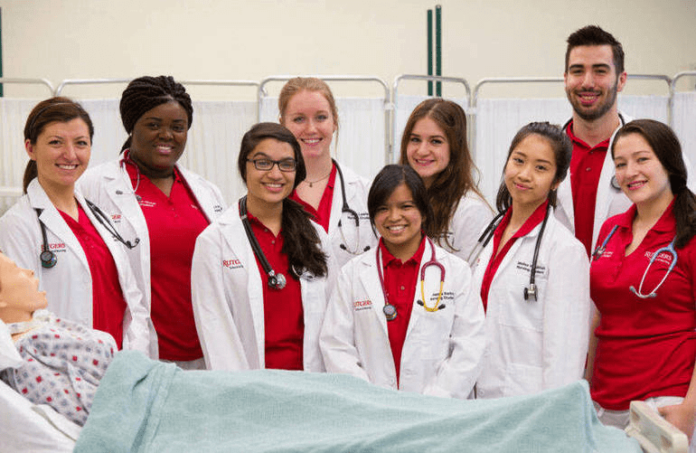 A group of doctors standing next to each other.